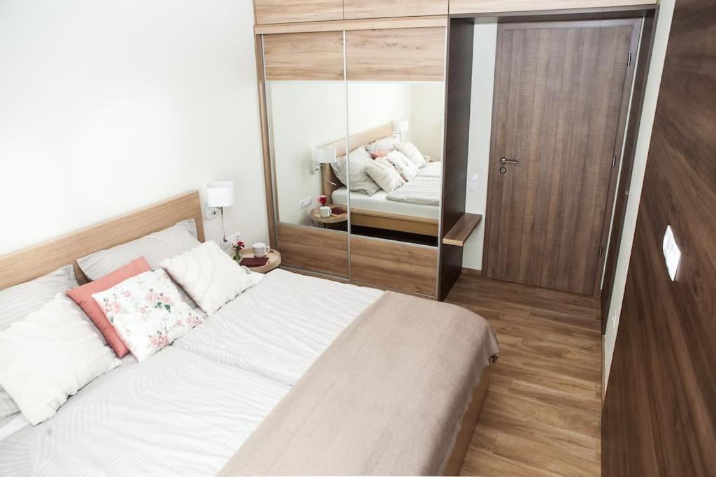 Liszt Apartman Gyor Ngoại thất bức ảnh